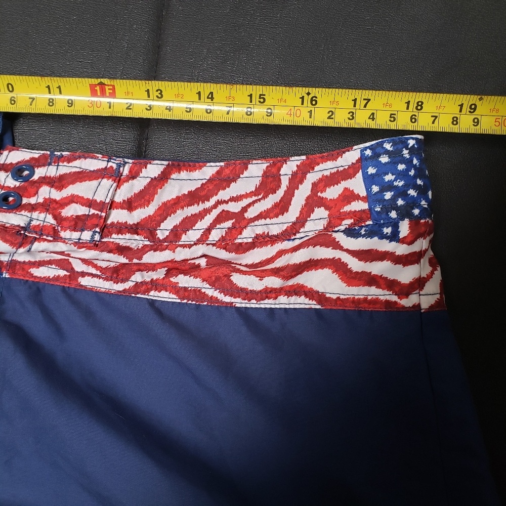 Cabelas Swim Shorts - Picture 5 of 7